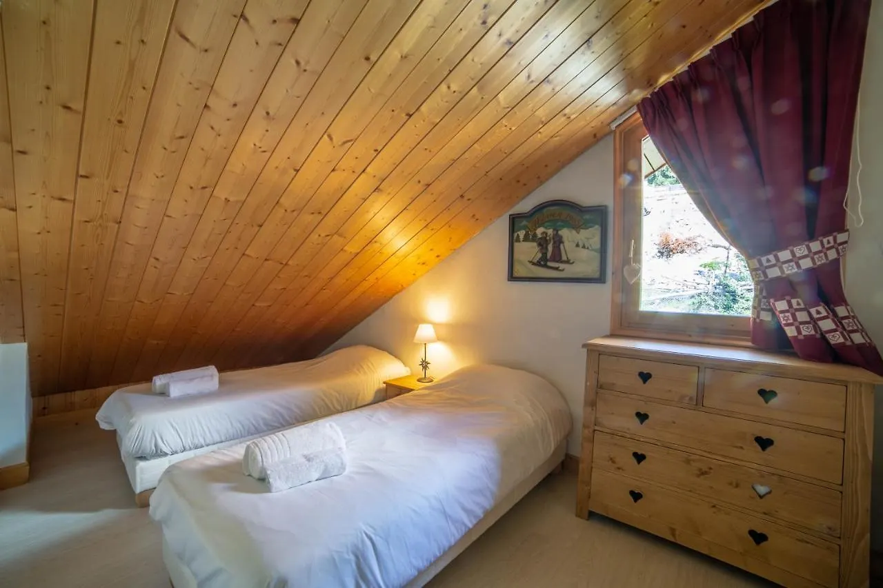 Lachat Beautiful Penthouse In The Center Of Meribel Appartement With Services Les Allues 0*,